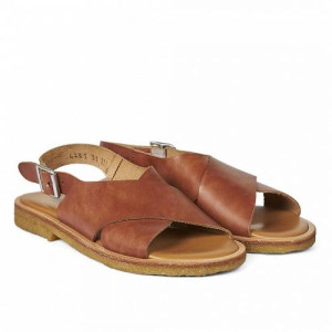 Sandal_with_buckle_1